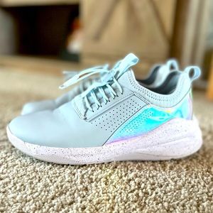 Womens Clove shoes size 7.